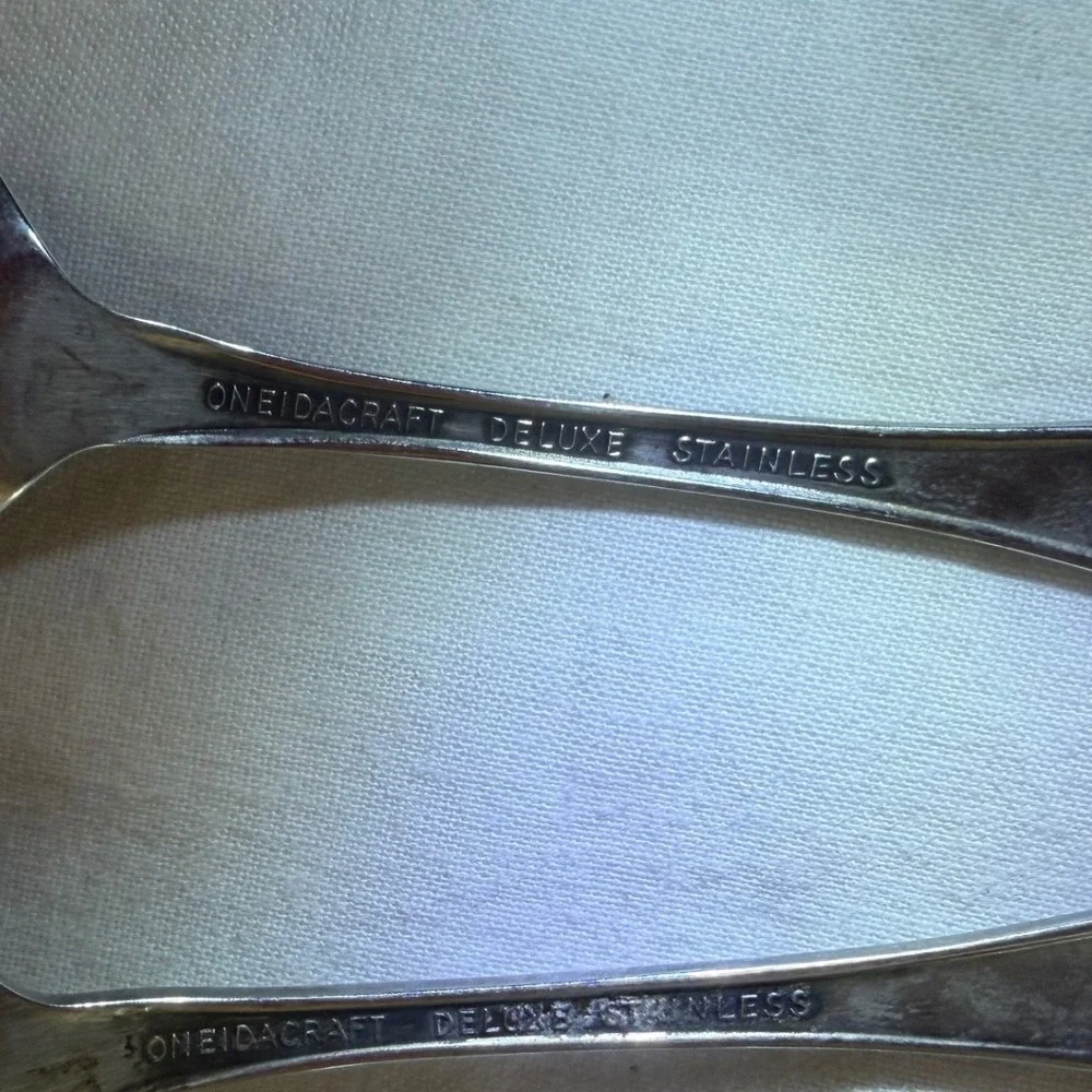 Oneida Chateau Deluxe Stainless Steel Spoons Set of 4 Teaspoons Small